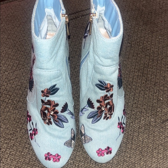 BAMBOO Light Blue Embroidered Heeled Boots - Picture 2 of 6